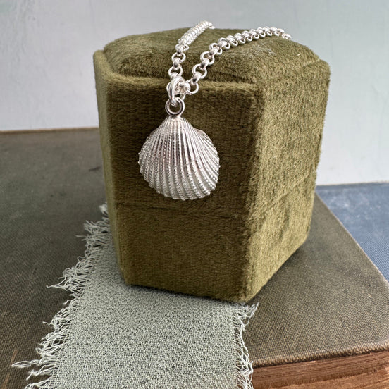 Cockle Shell Bracelet