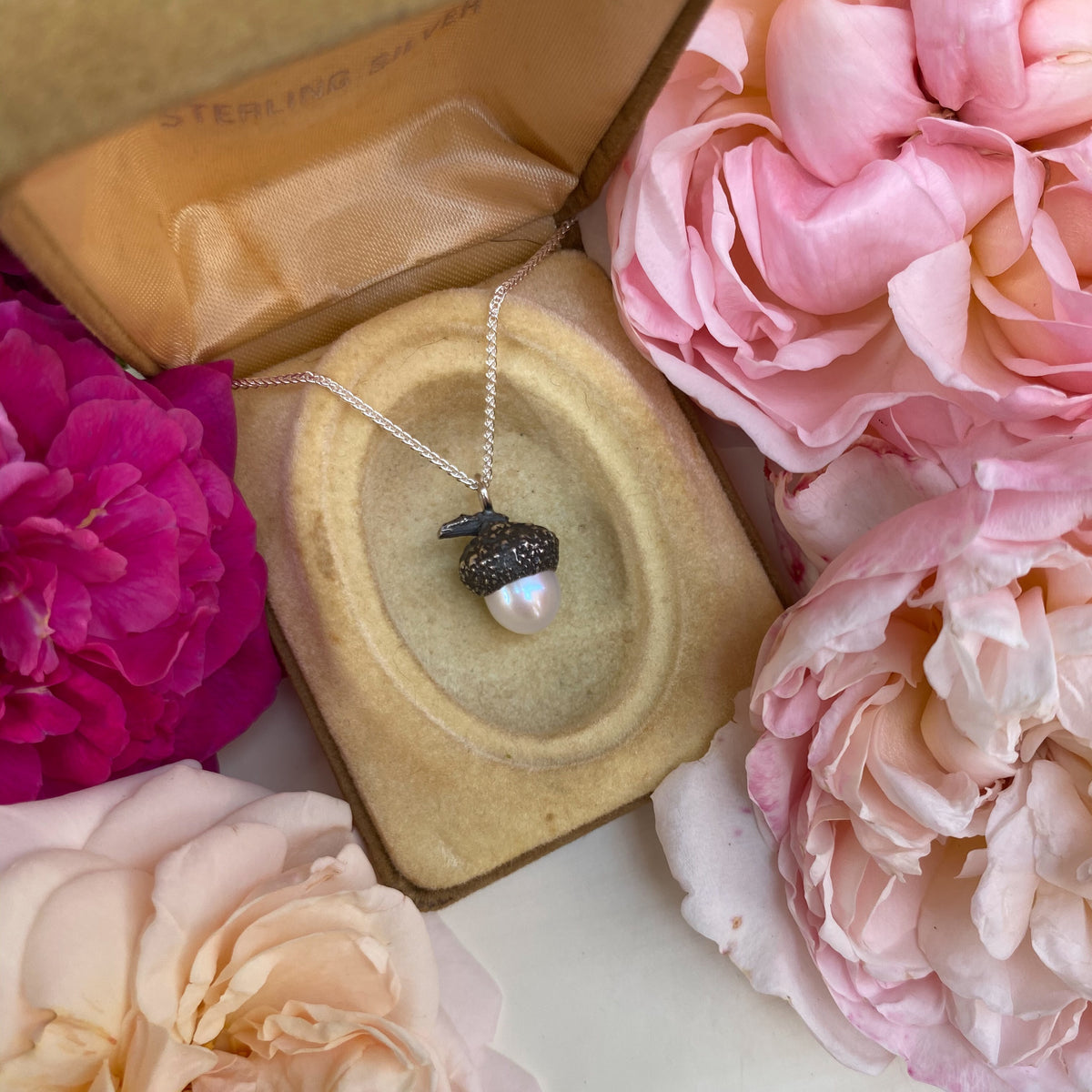 Acorn Cup Pearl Necklace